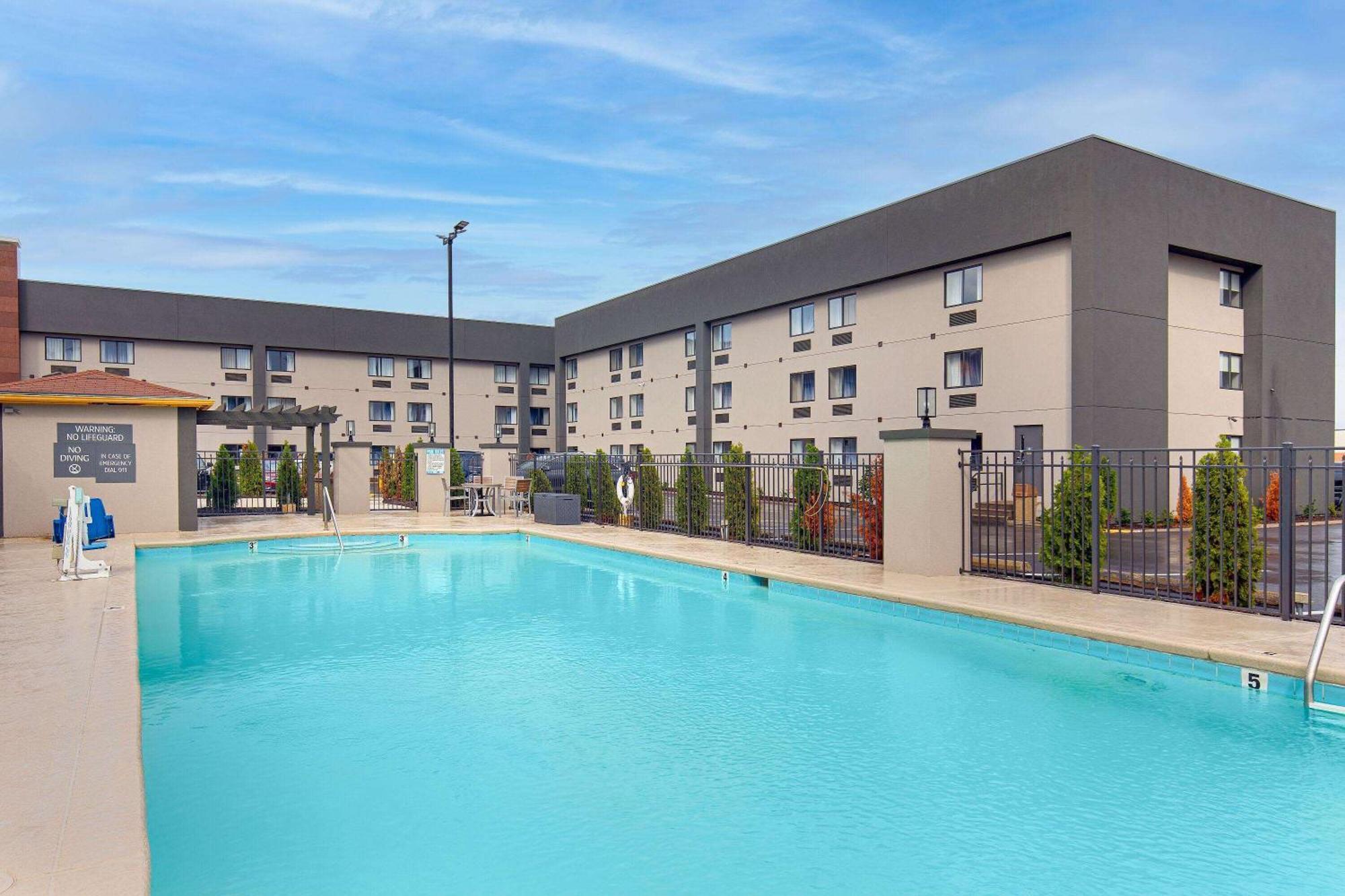 La Quinta By Wyndham Nashville Airport Екстериор снимка